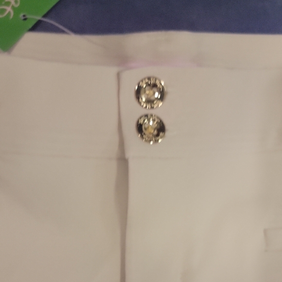 Lilly Pulitzer Cream High-Waist Shorts with Gold Buttons - Picture 3 of 5